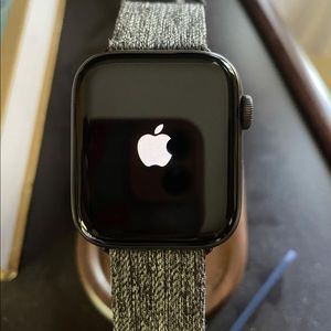 Apple Watch SE 44mm